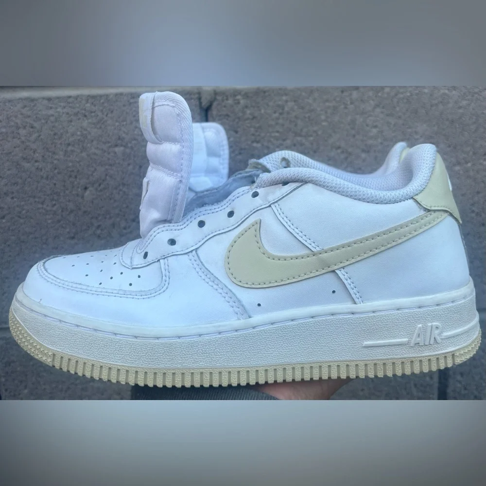 Nike Air Force Sneakers